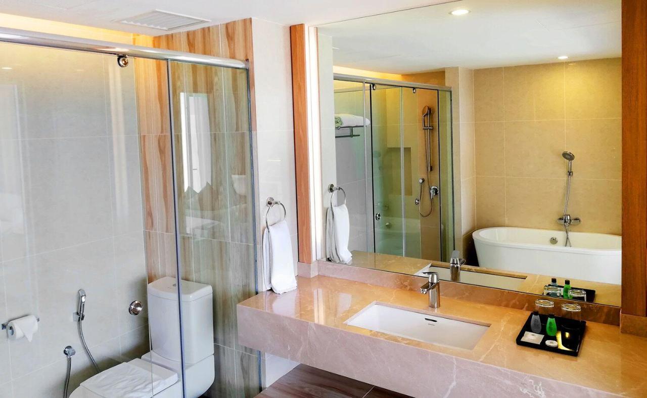 อัปเปอร์ วิว เรกาเลีย โฮเต็ล กัวลาลัมเปอร์ Hotel ภายนอก รูปภาพ